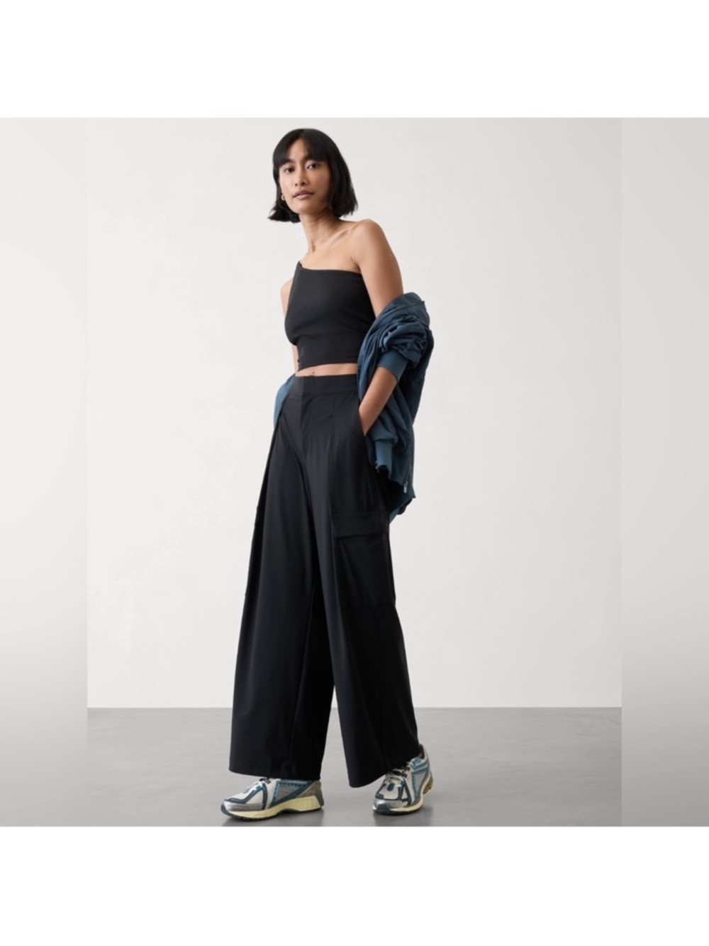 Athleta pinnacle black cargo wide leg pants tailored